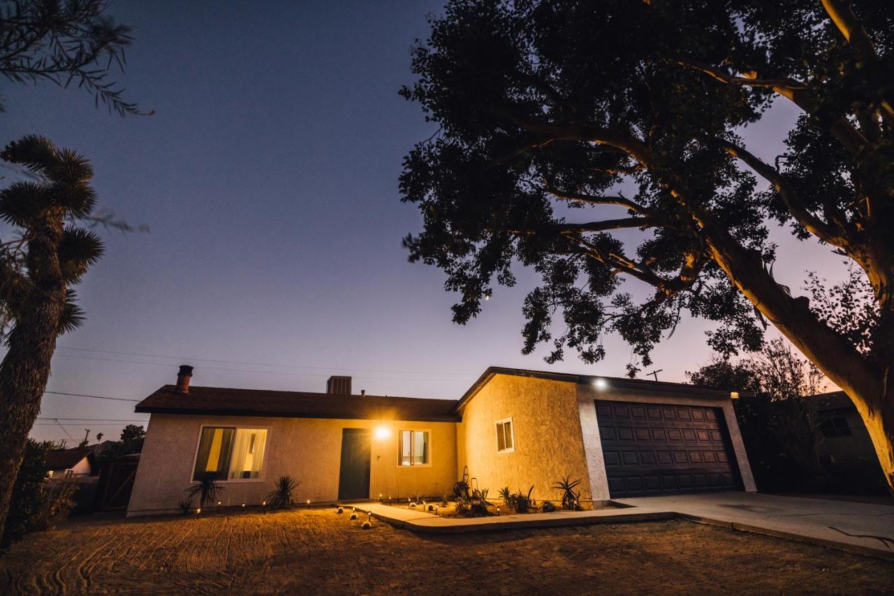 Minutes To Jt National Park, Hot Tub & Game Room Joshua Tree Extérieur photo